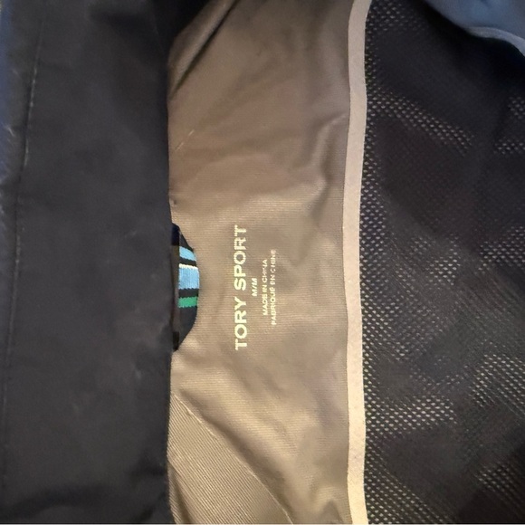 Tory Sport All-Weather Run Jacket - Picture 2 of 4